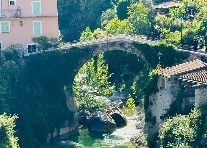 Dom wakacyjny Maison 10 Personnes Soleil Et Piscines Naturelles *