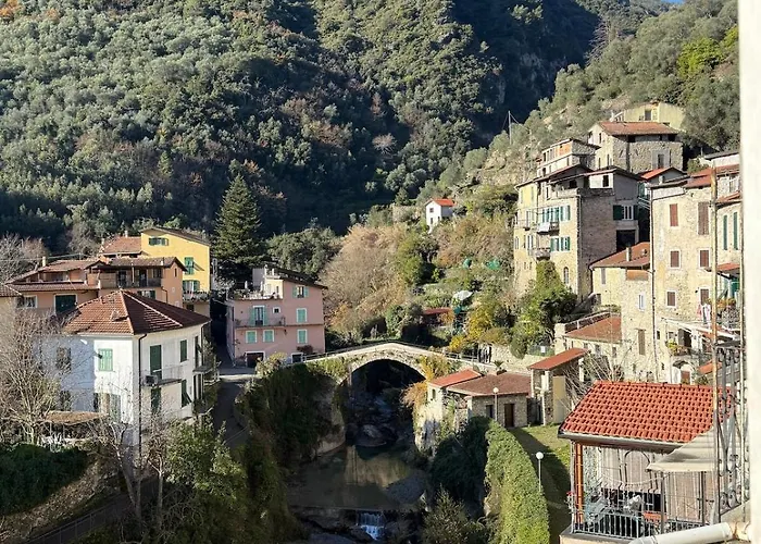 Dom wakacyjny Maison 10 Personnes Soleil Et Piscines Naturelles Rocchetta Nervina
